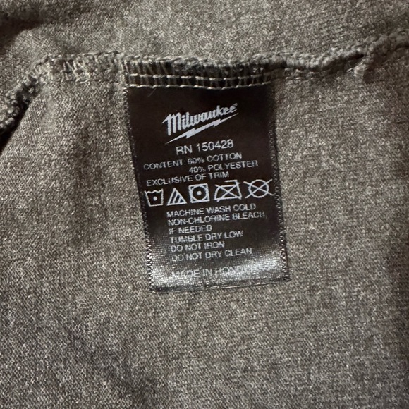 Milwaukee Men’s Dark Gray Short-Sleeve Pocket Tee - Picture 5 of 5